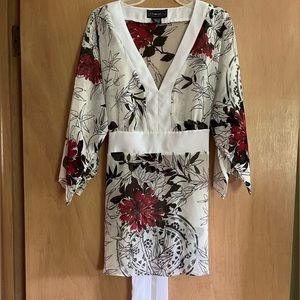 Sheer, Floral Kimono Style V-Neck Pullover Top
